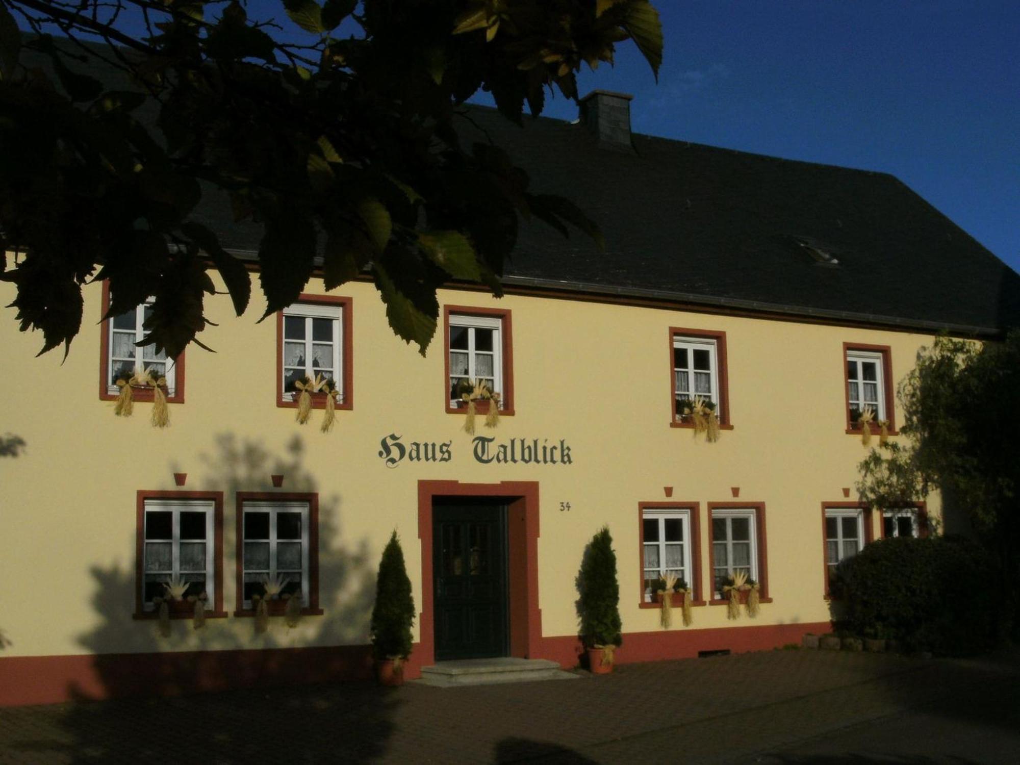 Spacious Apartment In Morbach With Garden Thalfang Exterior photo