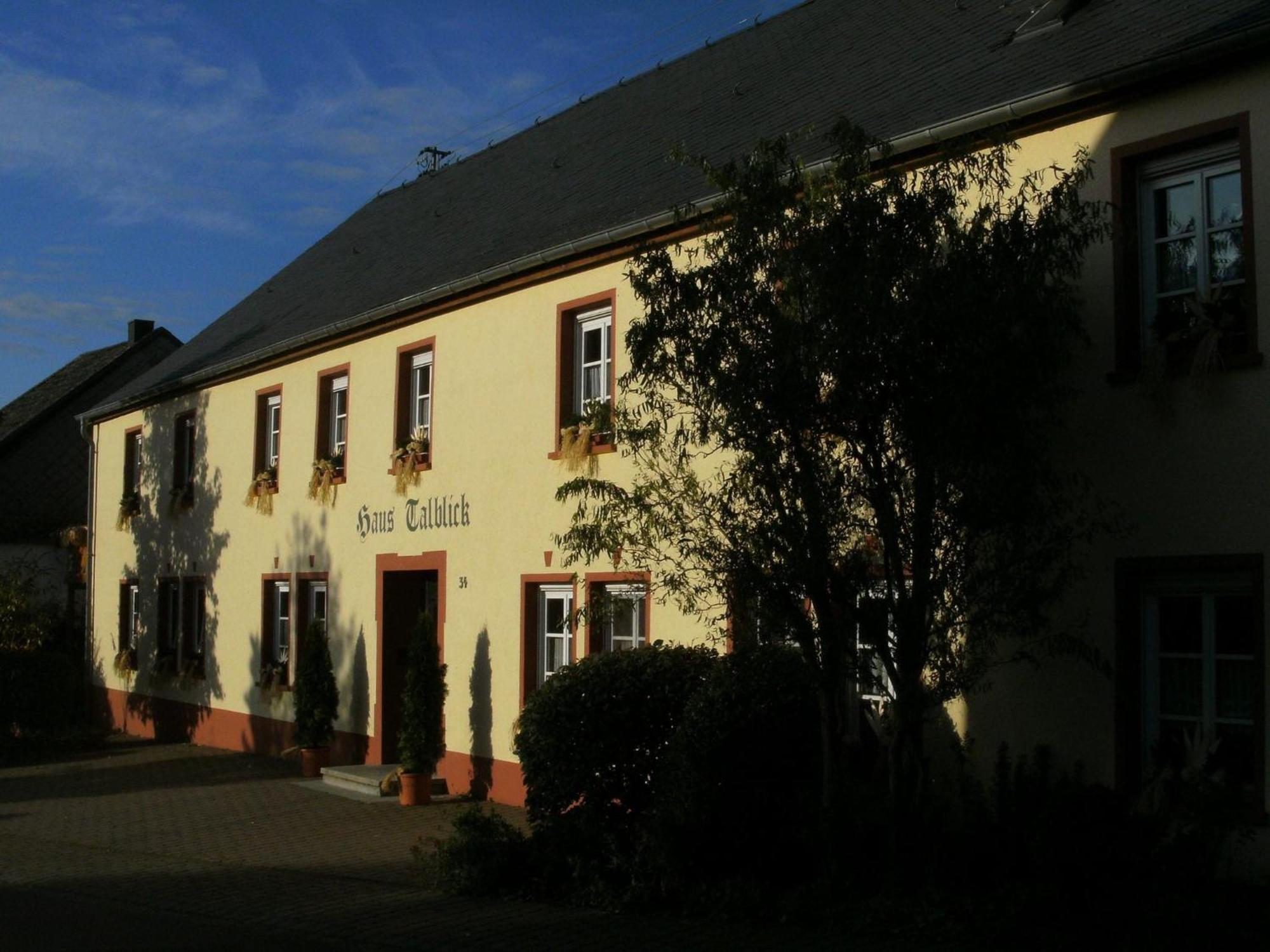 Spacious Apartment In Morbach With Garden Thalfang Exterior photo