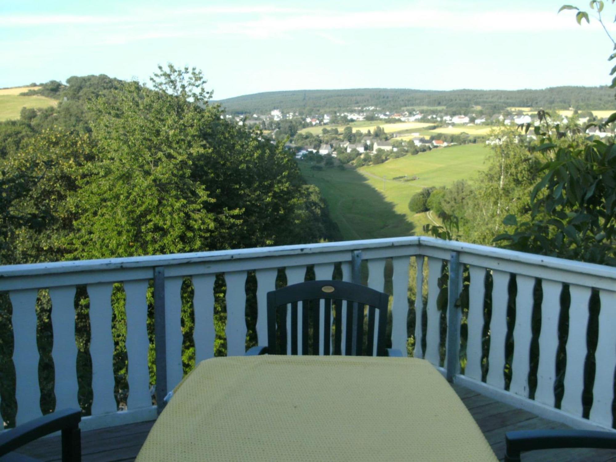 Spacious Apartment In Morbach With Garden Thalfang Exterior photo